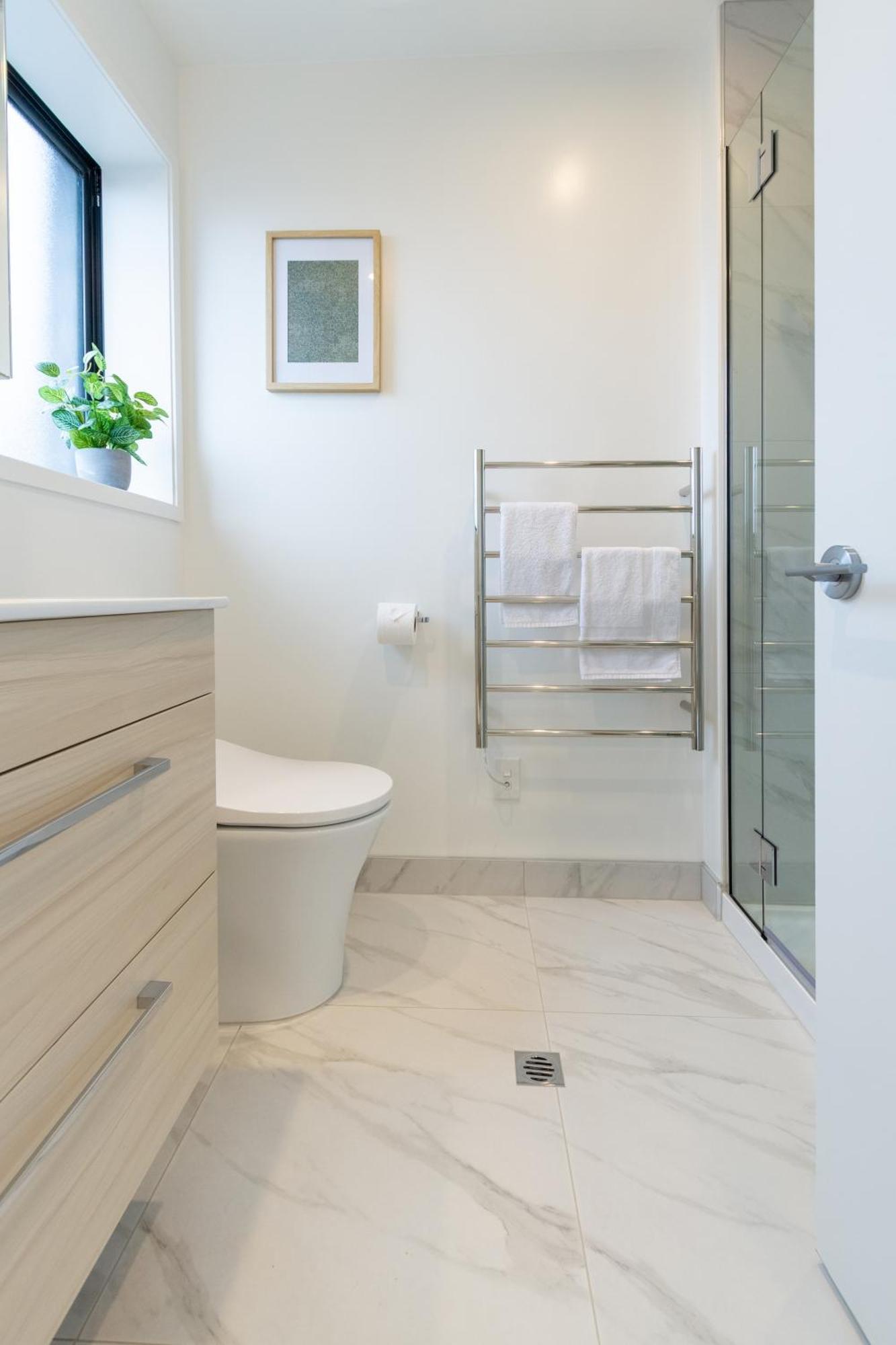 Downtown Comfort: Modern Studio With Backyard ไครสต์เชิร์ช ภายนอก รูปภาพ